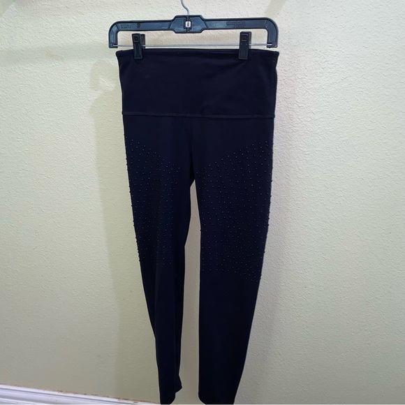 Elastique L’Original Luxury Black Leggings 25” | Like New - Picture 6 of 8